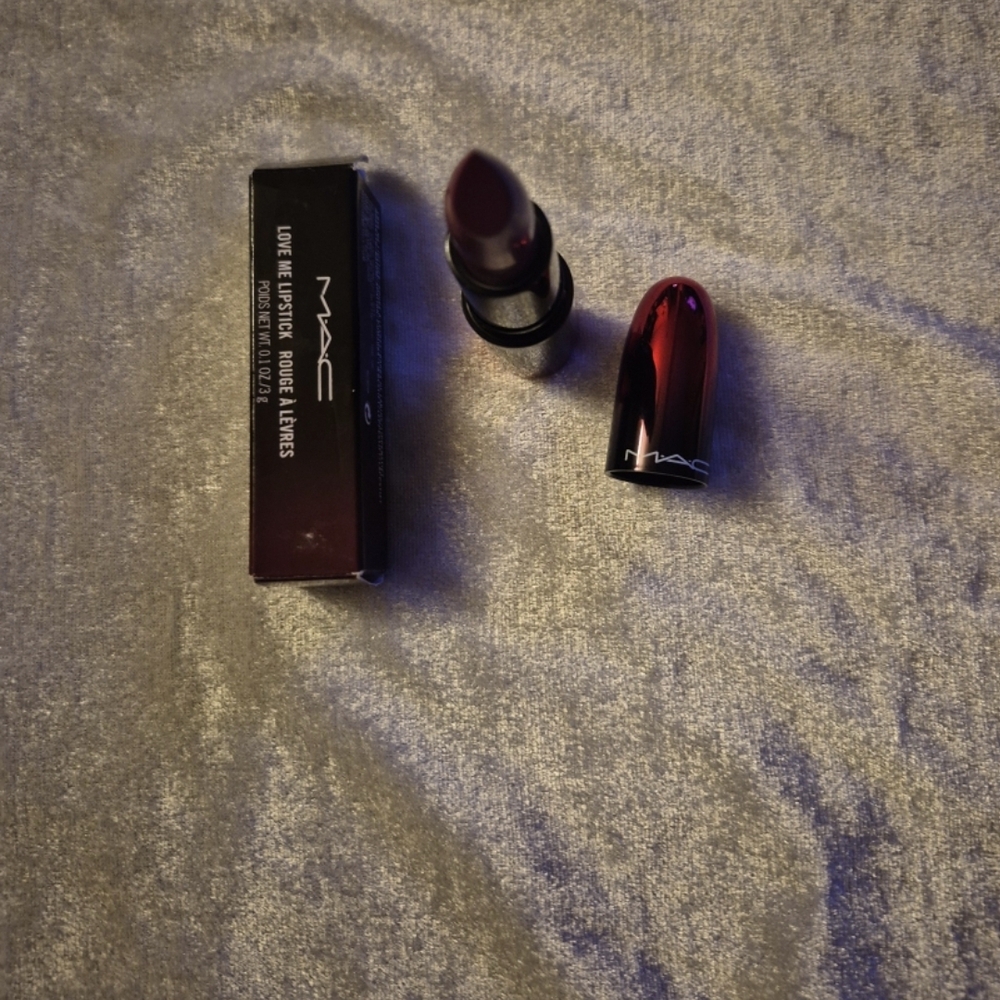 MAC Cosmetics Love Me Lipstick - Joie De Vivre